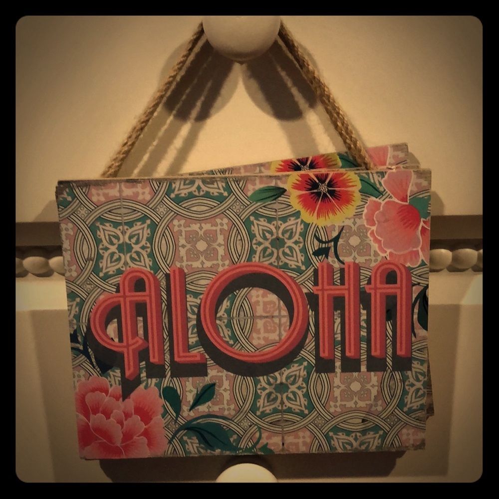 3 aloha wall decor
